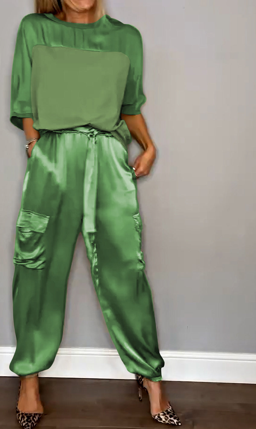 other : Esther | Ensemble Tailleur Femme en Satin in Vert van Seroa