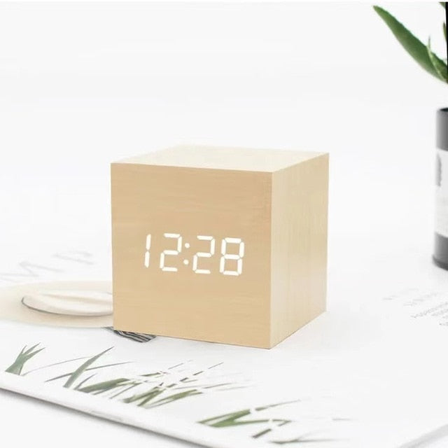 LumiClock Réveil LED Numérique
