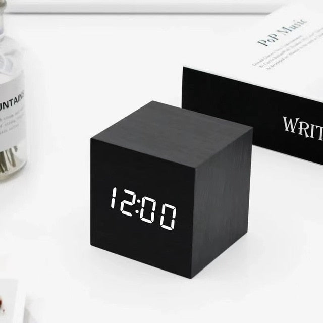 LumiClock Réveil LED Numérique