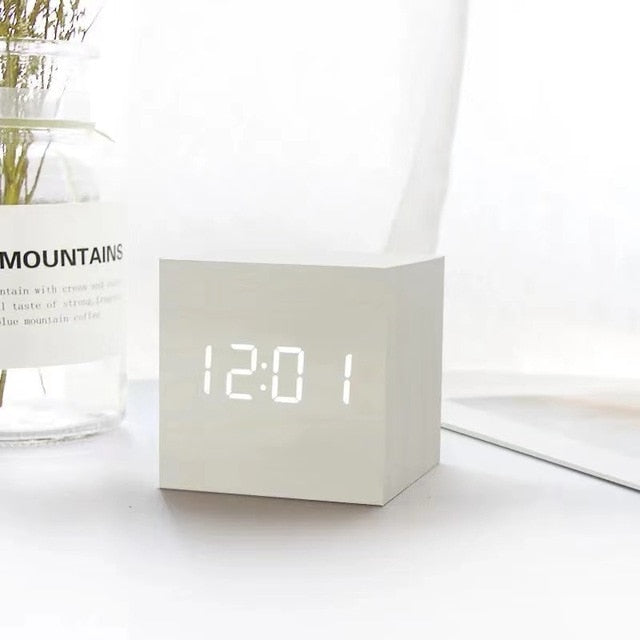LumiClock Réveil LED Numérique