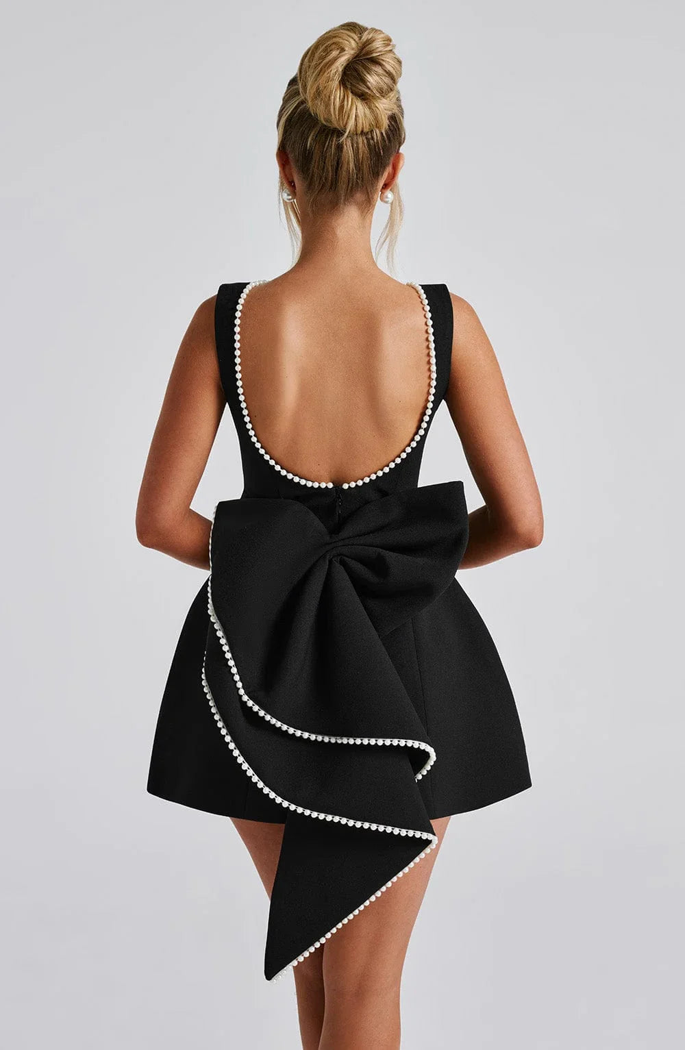 Robe Courte Femme Noire à Nœud Décoratif au Dos - Coton Léger
